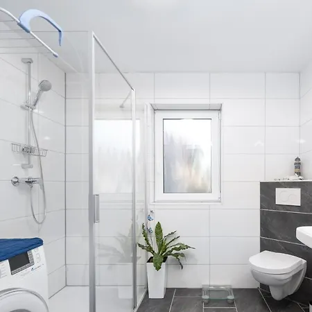 Familienfreundliche 3-zimmer-ferienwohnung Apartmán Saal